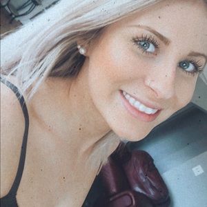 Meet your Posher, Jennie